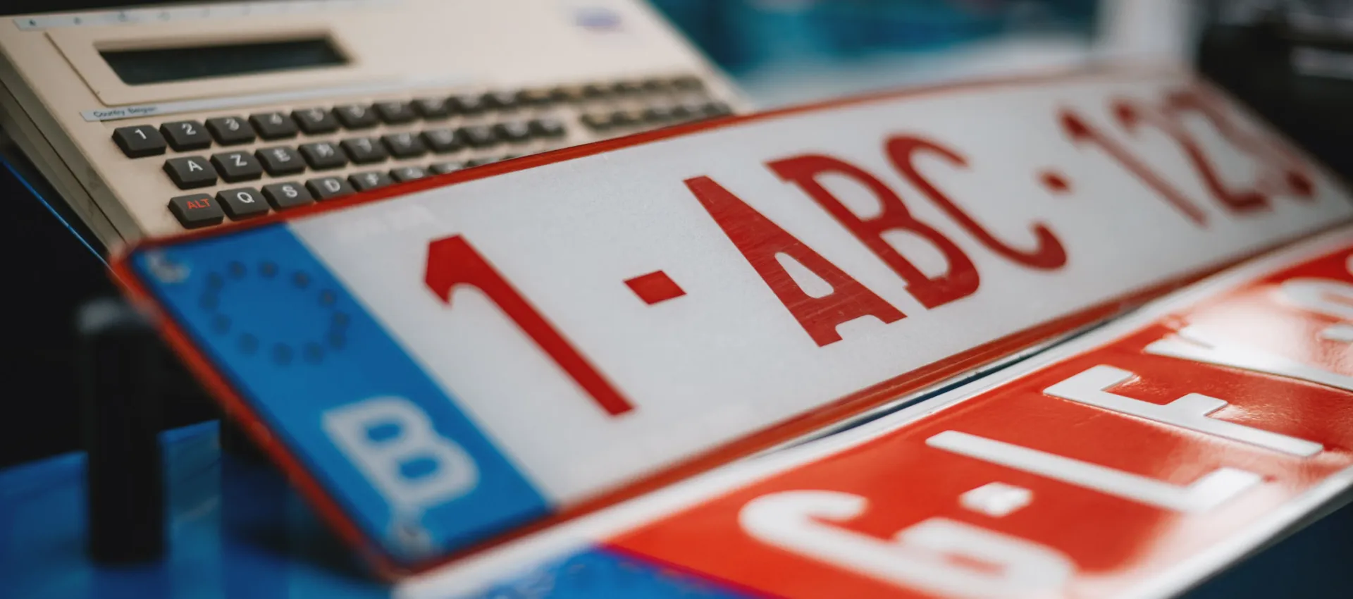 Toolsen Snellegem van en voor de vakman nummerplaten maken